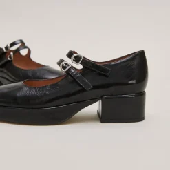 Babies à talons et brides