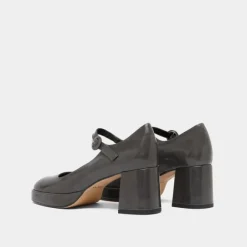 Babies à talons et brides uniques