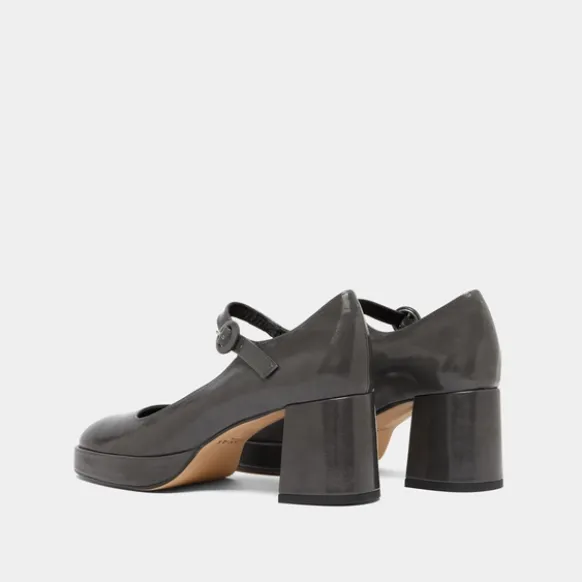 Babies à talons et brides uniques