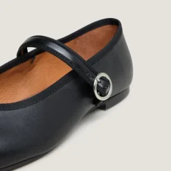 Ballerines à brides et boucles ajustantes