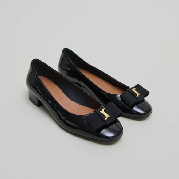Ballerines avec noeud et monogramme