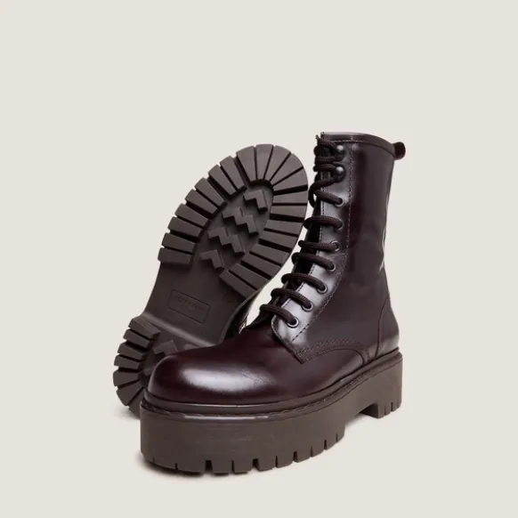 Boots à lacets