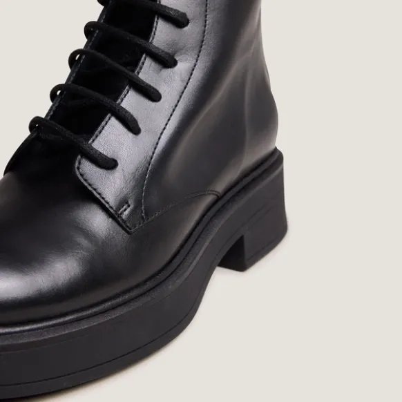Boots à lacets