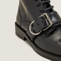 Boots à lacets et boucles