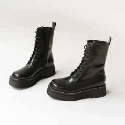 Boots à lacets et semelles épaisses
