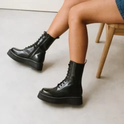 Boots à lacets et semelles épaisses
