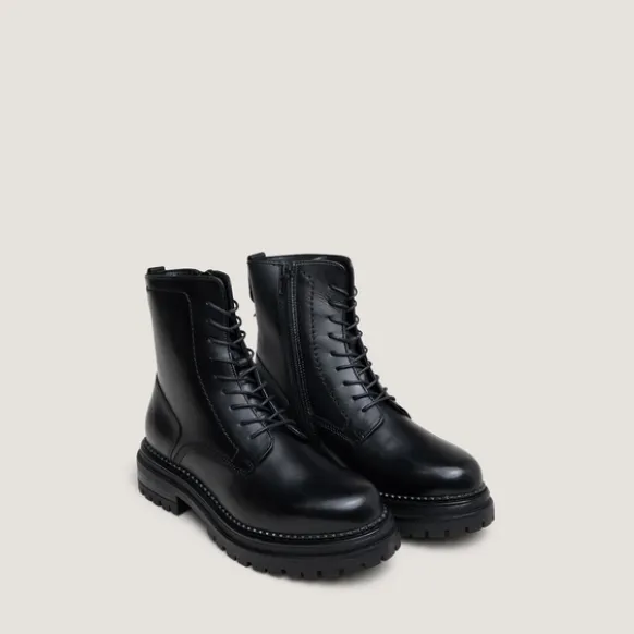 Boots à lacets et semelles crantées