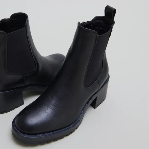Boots à larges élastiques