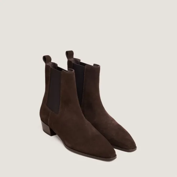 Boots à légers talons biseautés et bouts pointus