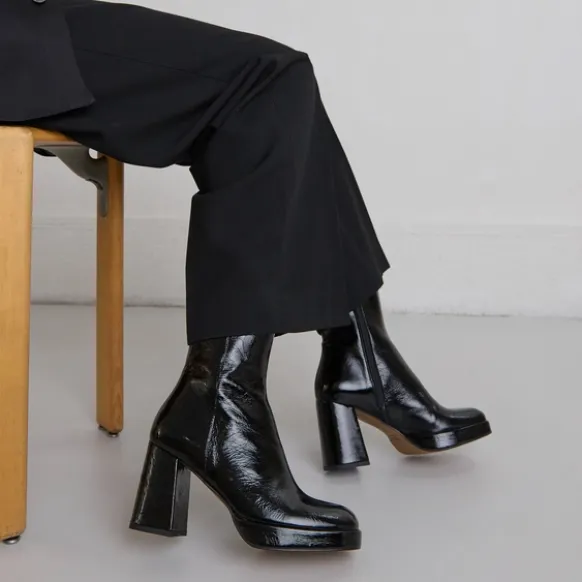 Boots à plateformes et bouts carrés