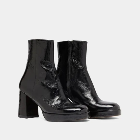 Boots à plateformes et bouts carrés