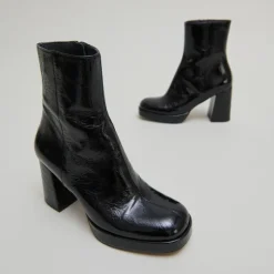 Boots à plateformes et bouts carrés
