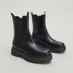 Boots à semelles crantées