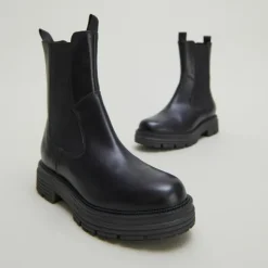 Boots à semelles crantées
