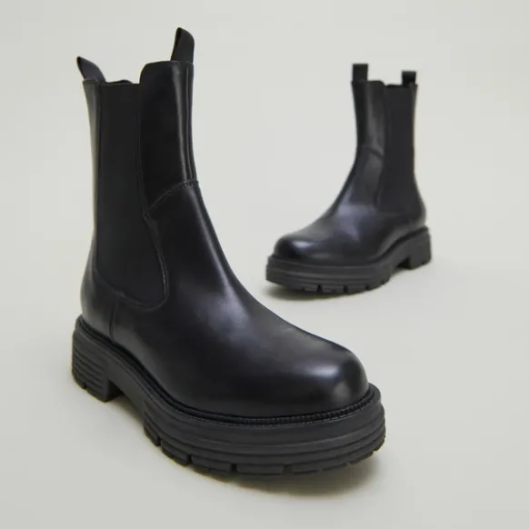 Boots à semelles crantées