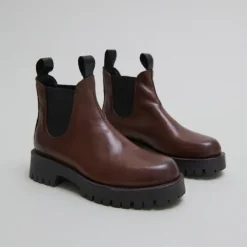 Boots à semelles crantées