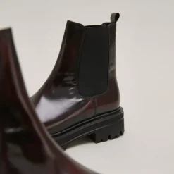 Boots à semelles crantées et élastiques