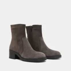 Boots à talons droits