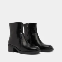 Boots à talons droits