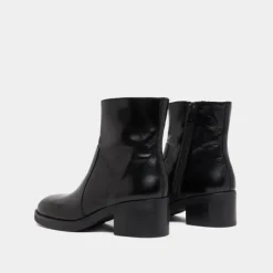 Boots à talons droits