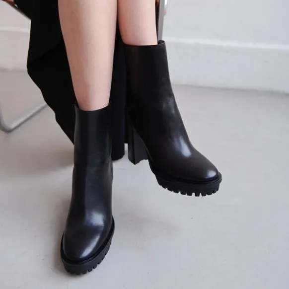 Boots à talons et semelles crantées