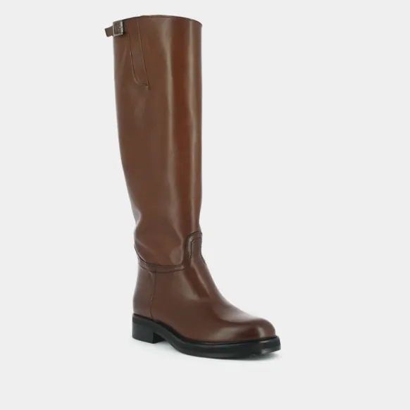 Bottes à boucles argentées
