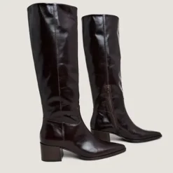 Bottes à bouts pointus