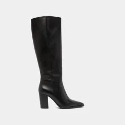 Bottes à bouts pointus