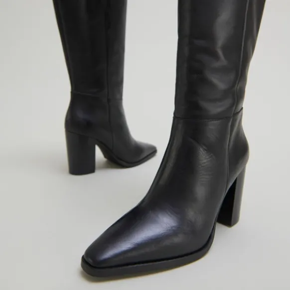 Bottes à bouts pointus