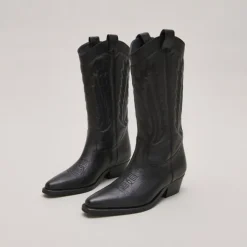 Bottes à bouts pointus et surpiqures apparentes