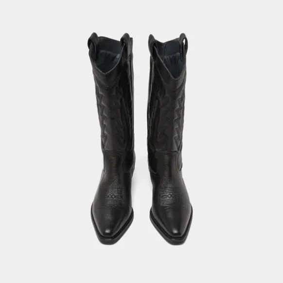 Bottes à bouts pointus et surpiqures apparentes