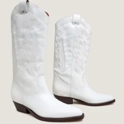 Bottes à bouts pointus et surpiqures apparentes