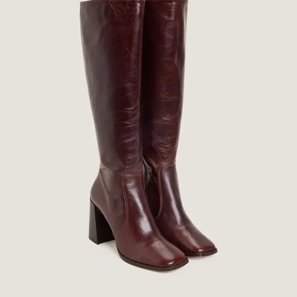 Bottes à hauts talons