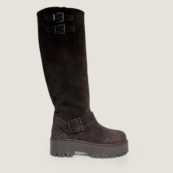 Bottes à sangles et semelles crantées