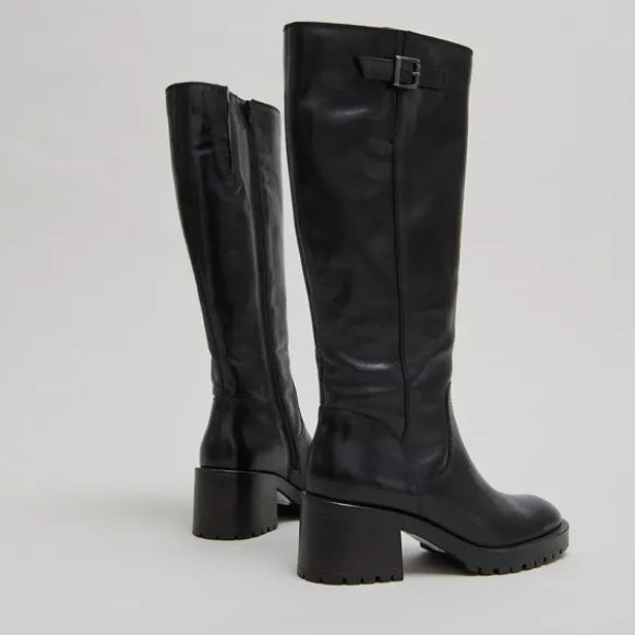 Bottes à semelles crantées