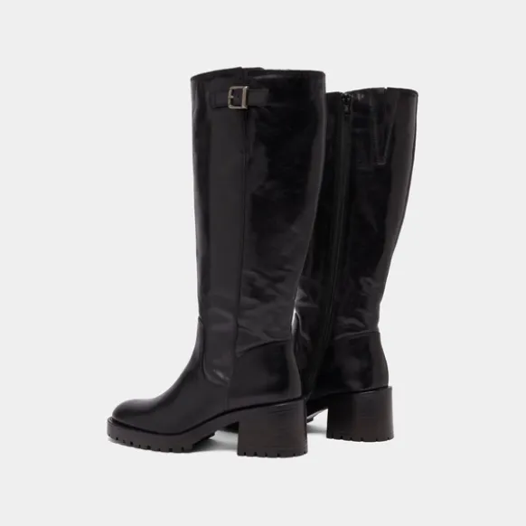 Bottes à semelles crantées