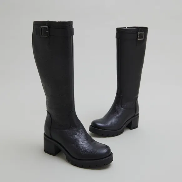 Bottes à semelles crantées et boucles