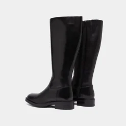 Bottes à talons crantés