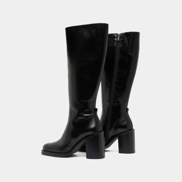 Bottes à talons débordants