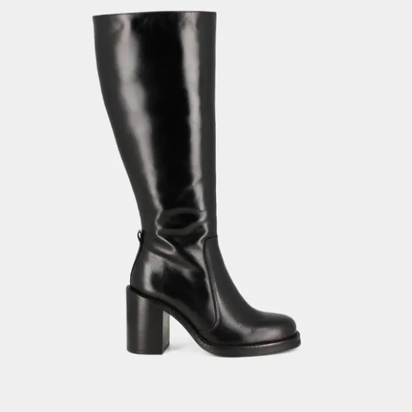 Bottes à talons débordants