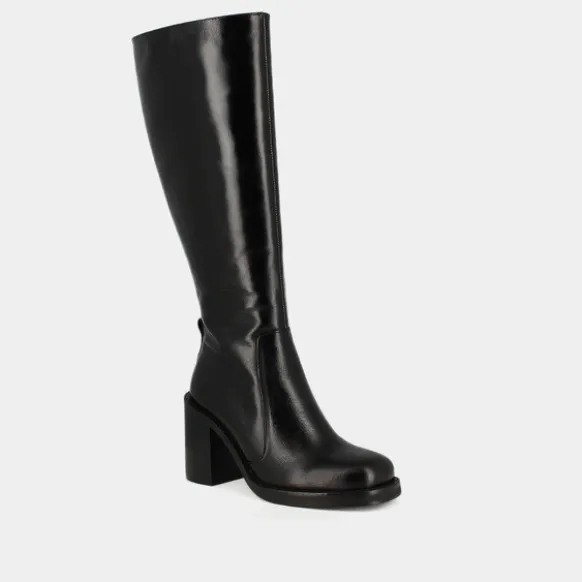 Bottes à talons débordants