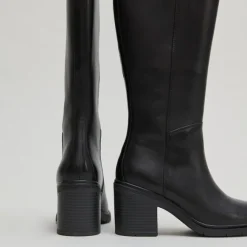 Bottes à talons et à bouts ronds