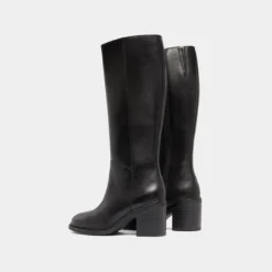 Bottes à talons et à bouts ronds