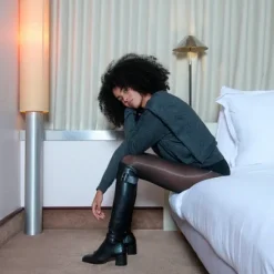 Bottes à talons et boucles