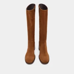 Bottes à talons et bouts arrondis