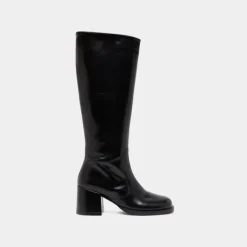 Bottes à talons et bouts arrondis