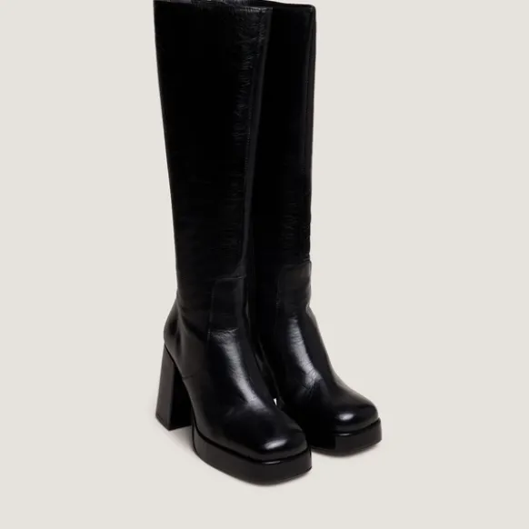 Bottes à talons et bouts carrés