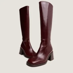 Bottes à talons et bouts carrés