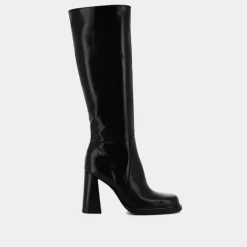 Bottes à talons et bouts carrés