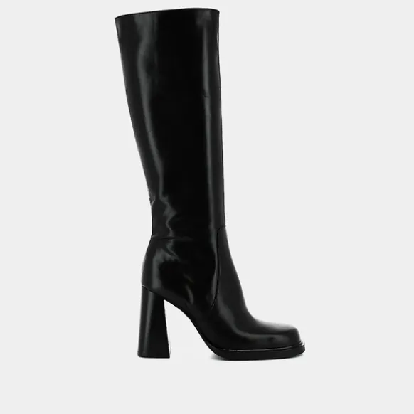 Bottes à talons et bouts carrés